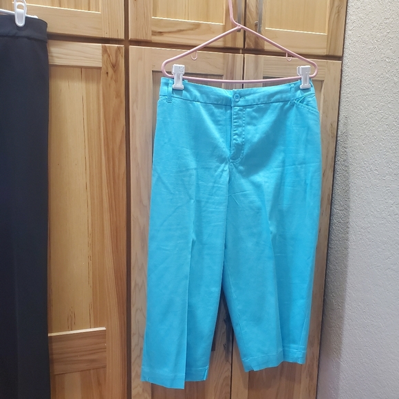 2 Pairs of Pants - Picture 3 of 5